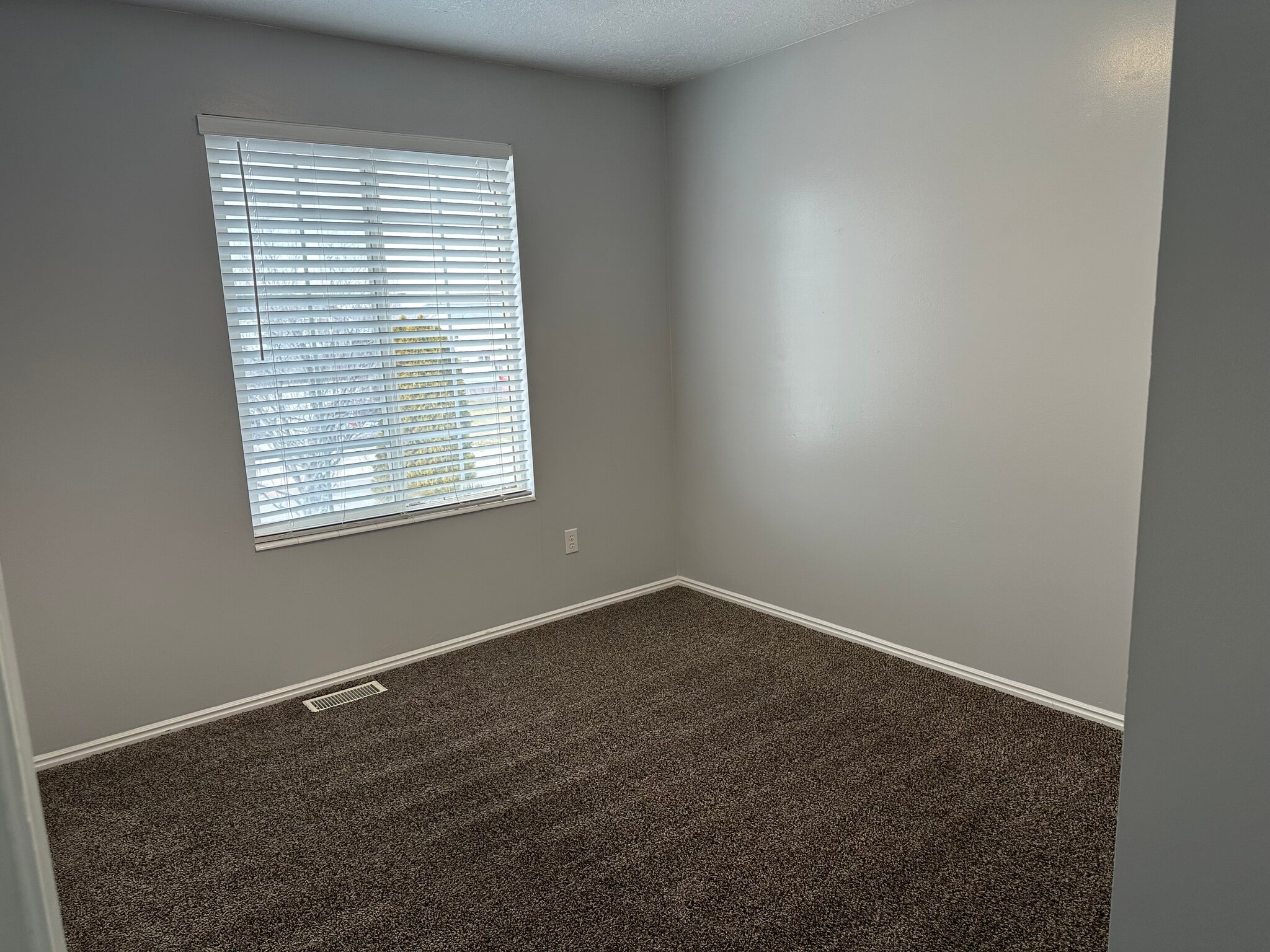 Building Photo - 1634 N 725 W