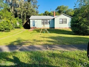 Building Photo - 8041 Oakwood St
