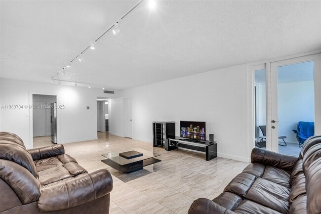 Building Photo - 5401 Collins Ave