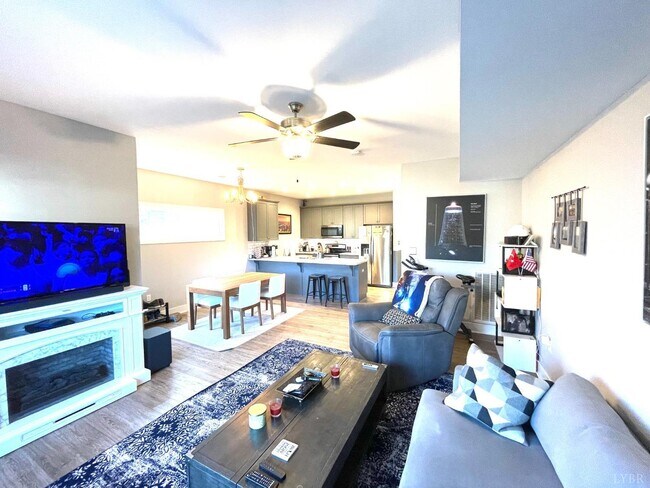 Building Photo - 3046 Fulton St