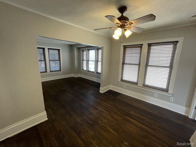 Building Photo - 219 La Plaza Ct