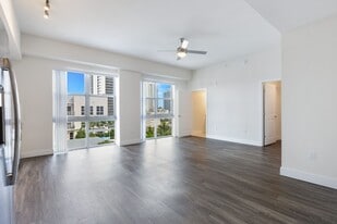 Building Photo - 426 NE 28th St