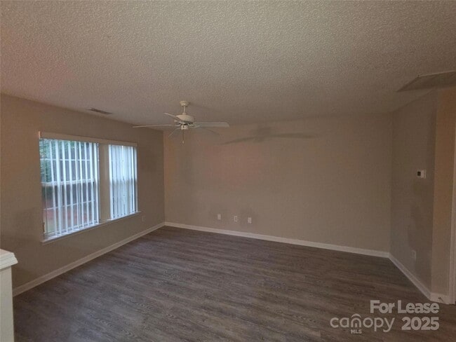 Building Photo - 9933 Birch Knoll Ct