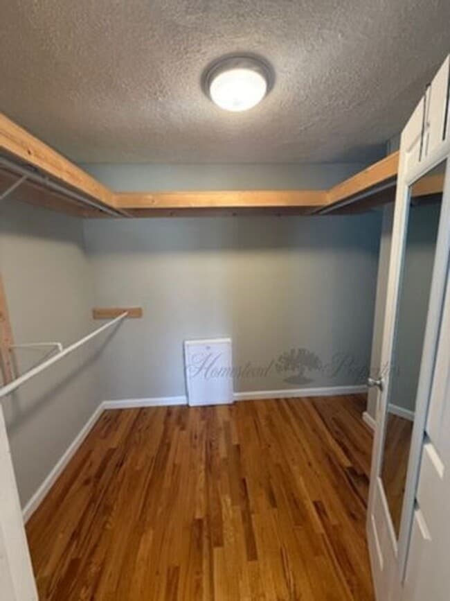 Building Photo - 3 Bed 2 Bath Home on Blakemore Circle