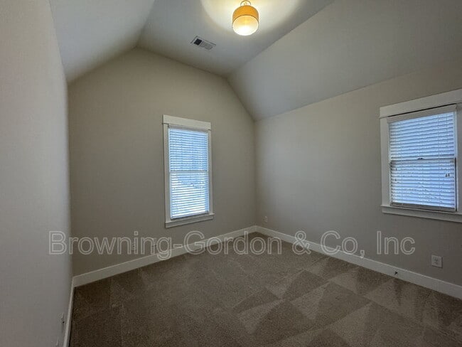 Building Photo - 1714 B Straightway Ave