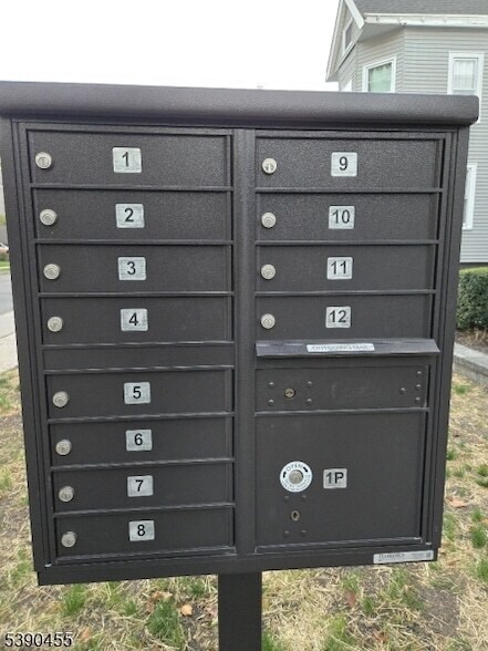 Building Photo - 43 Cottage St