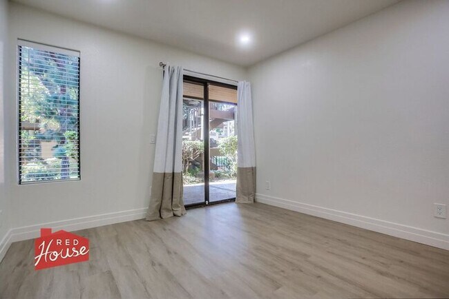 Building Photo - 4009 Canario St