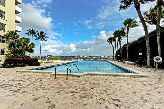 Building Photo - 2800 N Flagler Dr