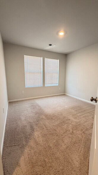 Building Photo - 1428 Donhill Dr