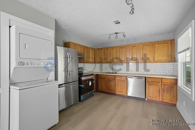 Building Photo - 721 Ford Pl