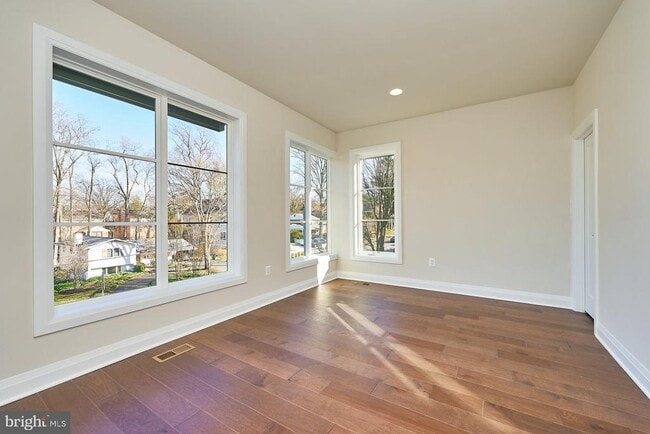 Building Photo - 6845 Churchill Rd