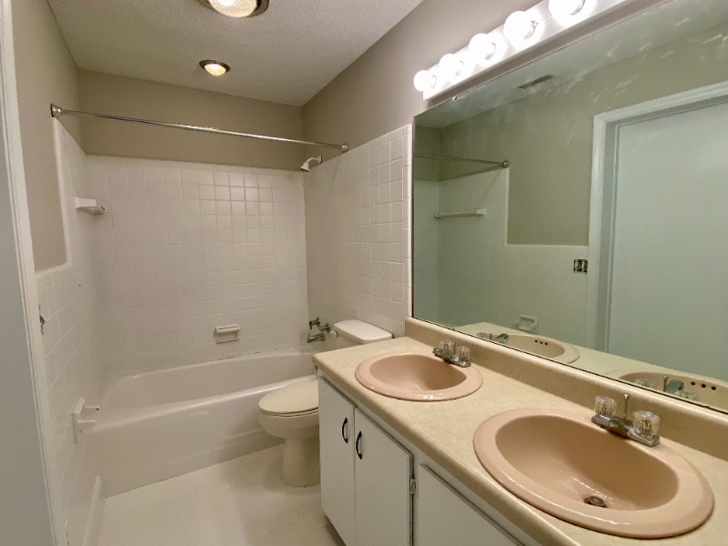 Building Photo - 610 Howell St