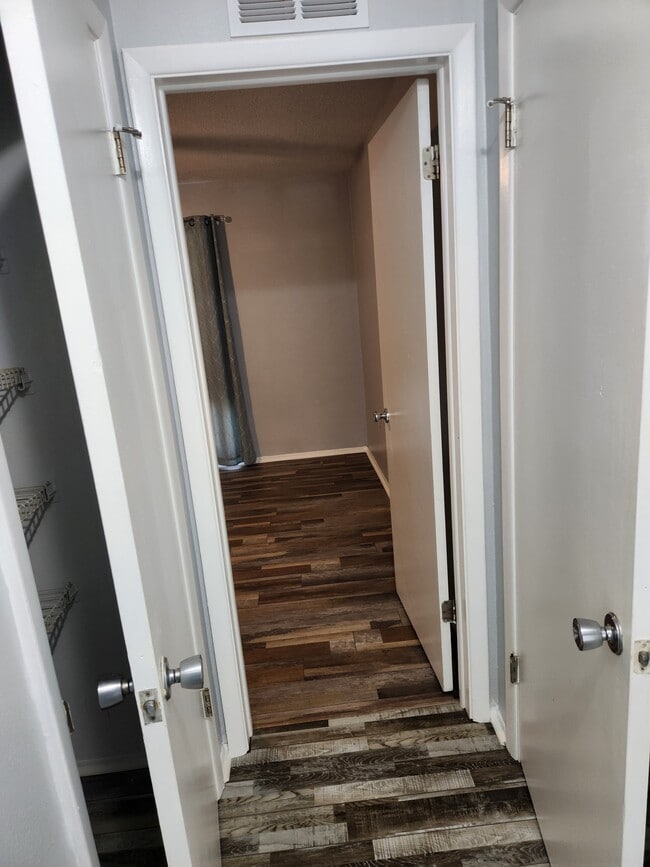 Building Photo - 9837 Marlinton Ln