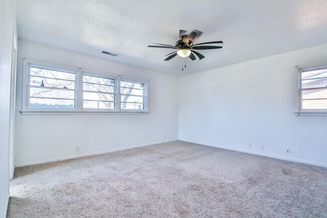 Building Photo - PRE-LEASING: Beautifully Updated 3 Bedroom Home