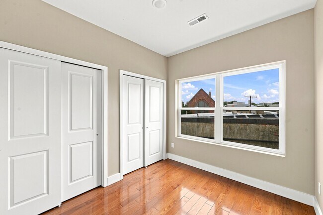 Building Photo - 1441 Point Breeze Ave