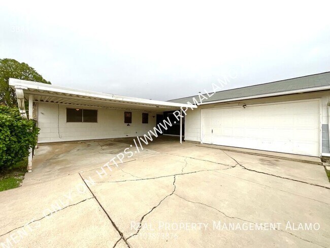 Building Photo - 1714 Westmar Dr