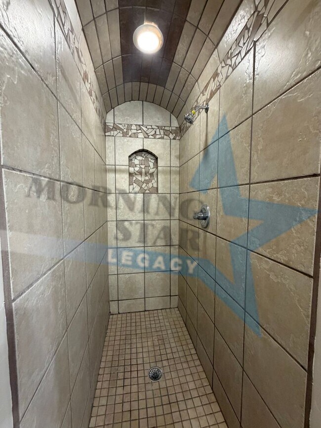 Building Photo - 3008 Escenico Ct