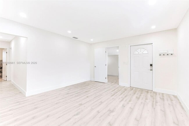 Building Photo - 2911 NW 5th Ct