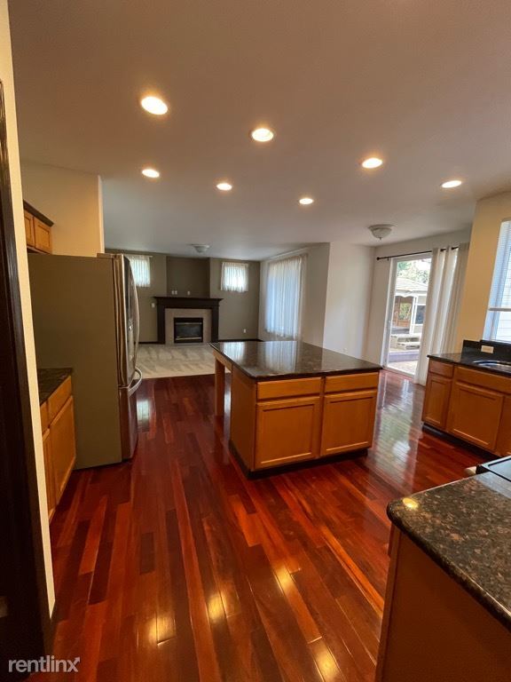 Building Photo - 4 br, 2.5 bath House - 18814 88th Avenue East