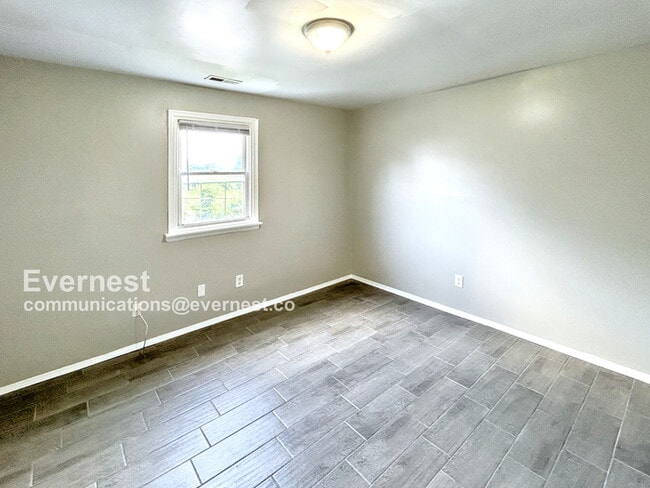 Building Photo - 1319 Minefee St