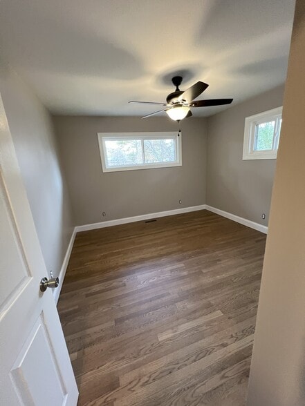 Building Photo - 2038 Conway Dr