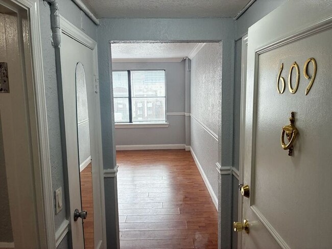 Primary Photo - 311 W Ashley St