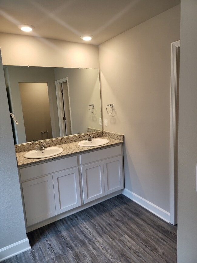 Building Photo - 7224 Lillie Dr