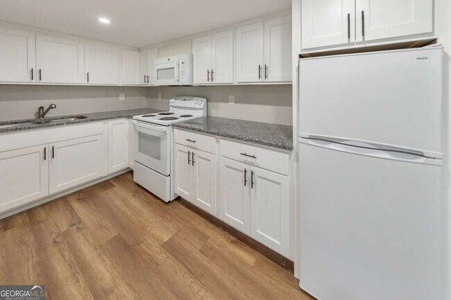 Building Photo - 33 Mchenry Dr SW