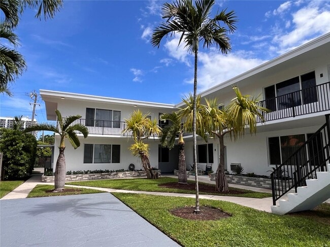 Building Photo - 1750 S Treasure Dr