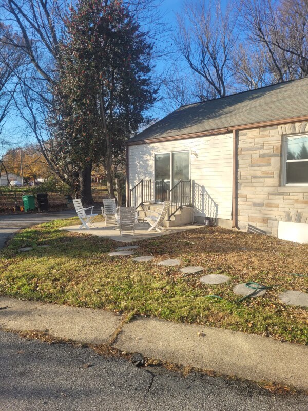 Building Photo - 10926 Riverview Rd