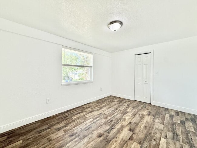 Building Photo - 2712 60th Ave N