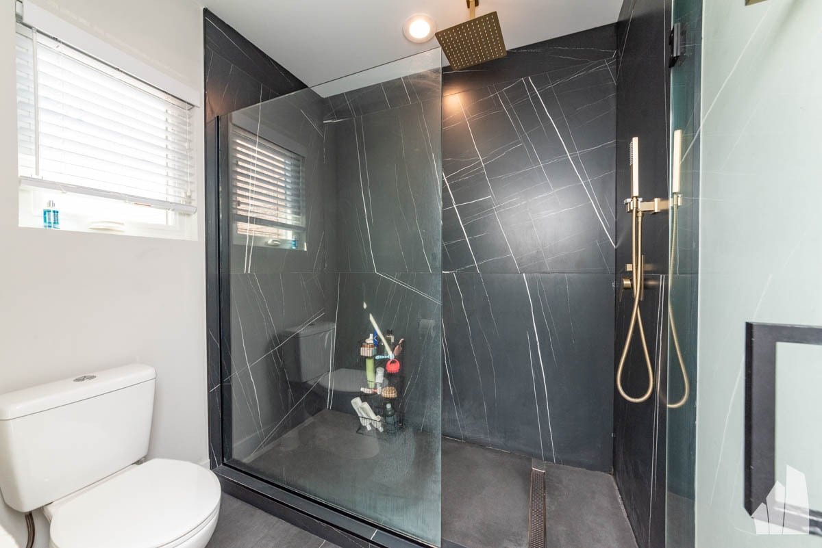 Building Photo - 1013 W 18th St