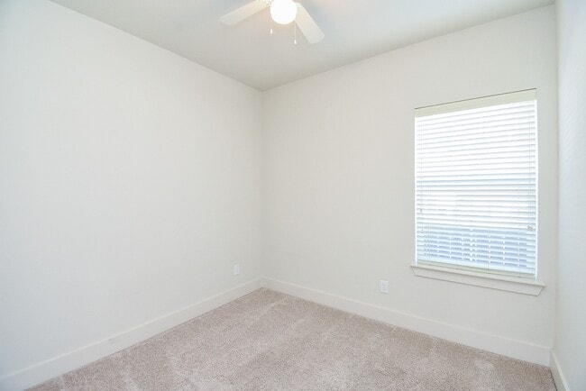 Building Photo - 6031 Cypress St