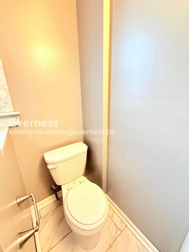 Building Photo - 4443 Elmwood St