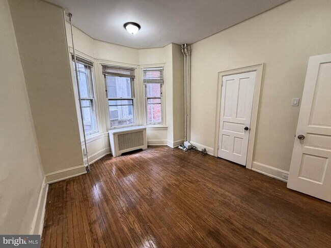 Building Photo - 4718 Hazel Ave