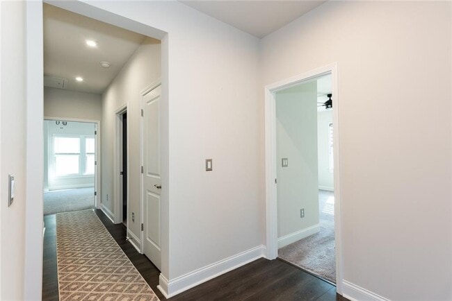 Building Photo - 5015 Montes Ln