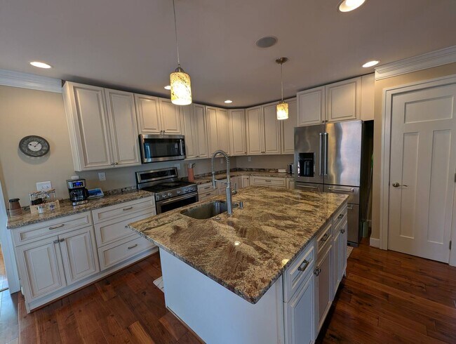 Building Photo - 2903 Topaz Rd