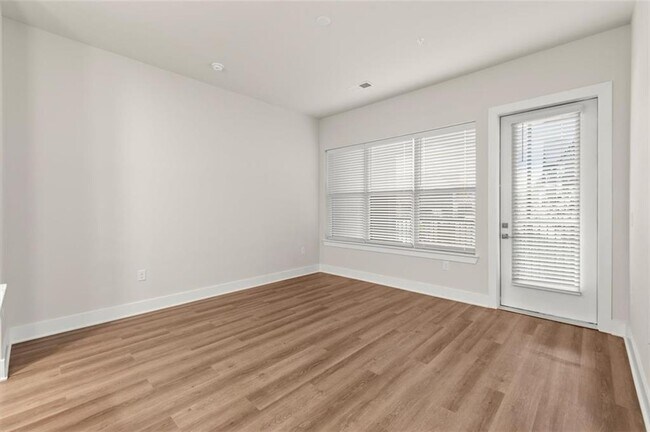 Building Photo - 2648 Sandy Plains Rd