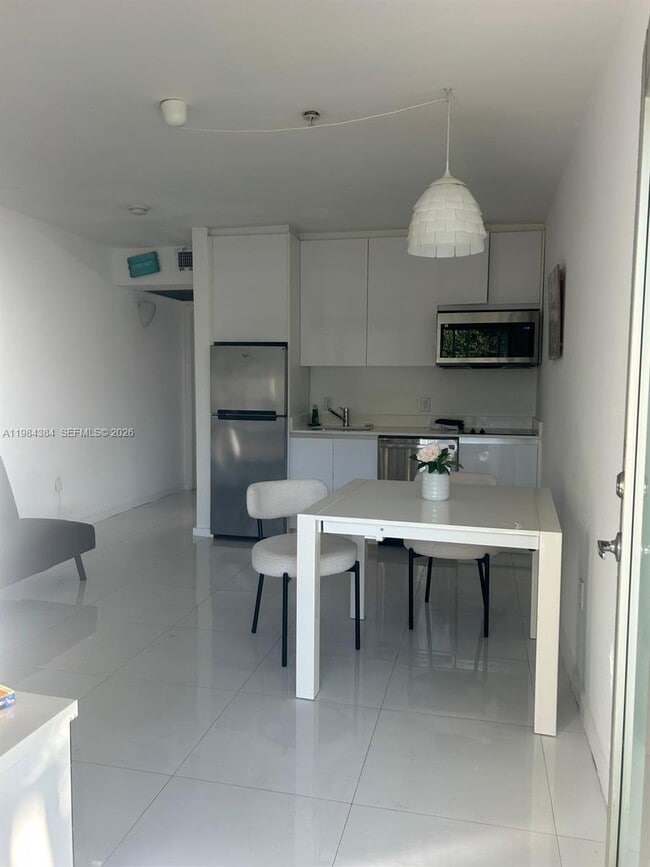 Building Photo - 801 15th St