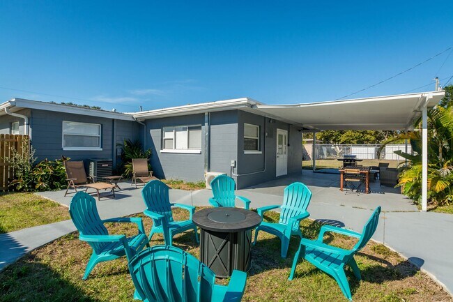 Building Photo - Fully Furnished 3BR/2BA St. Pete Home – Modern Updates & Prime Location