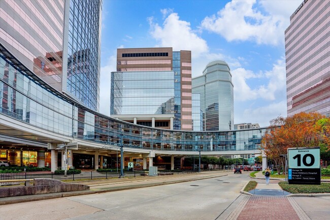 Building Photo - 1711 Old Spanish Trl