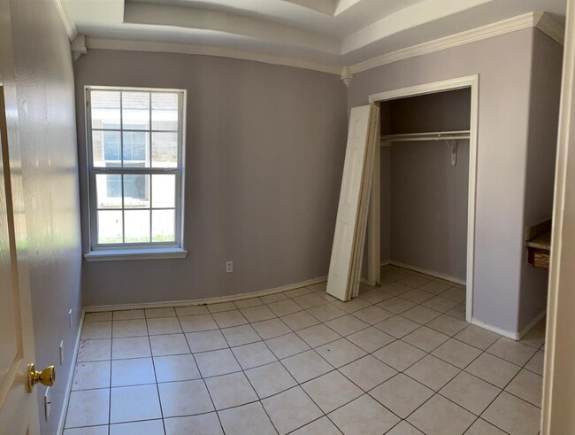 Building Photo - 3708 W Sarah Evans St