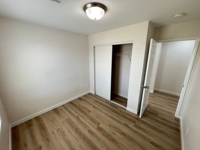 Building Photo - 1729 Ronzard Ave