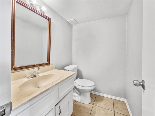 Building Photo - 2404 Dalgreen Dr