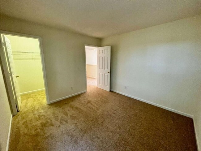 Building Photo - 2735 Meadow Trace Dr