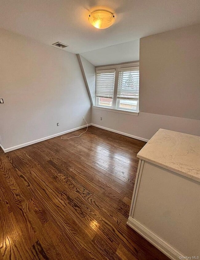 Building Photo - 148-12 12th Ave