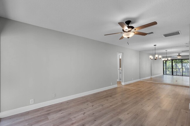 Building Photo - Beautifully Renovated Winter Springs Condo...