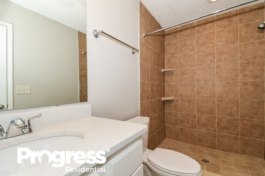 Building Photo - 7518 International Village Dr