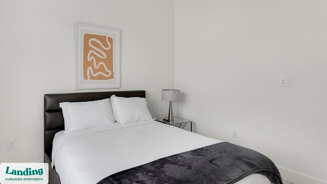 Building Photo - 650 E Sycamore St