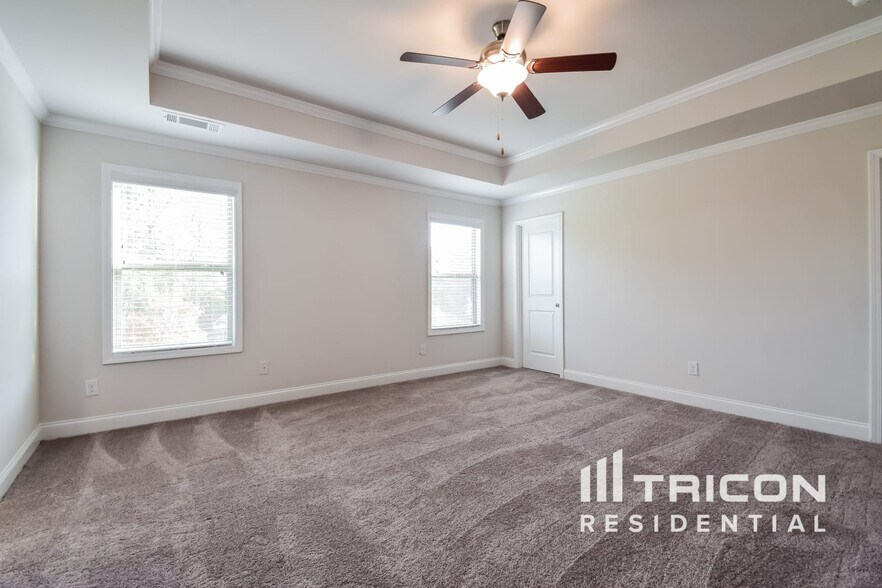 Building Photo - 4203 Bella View Dr